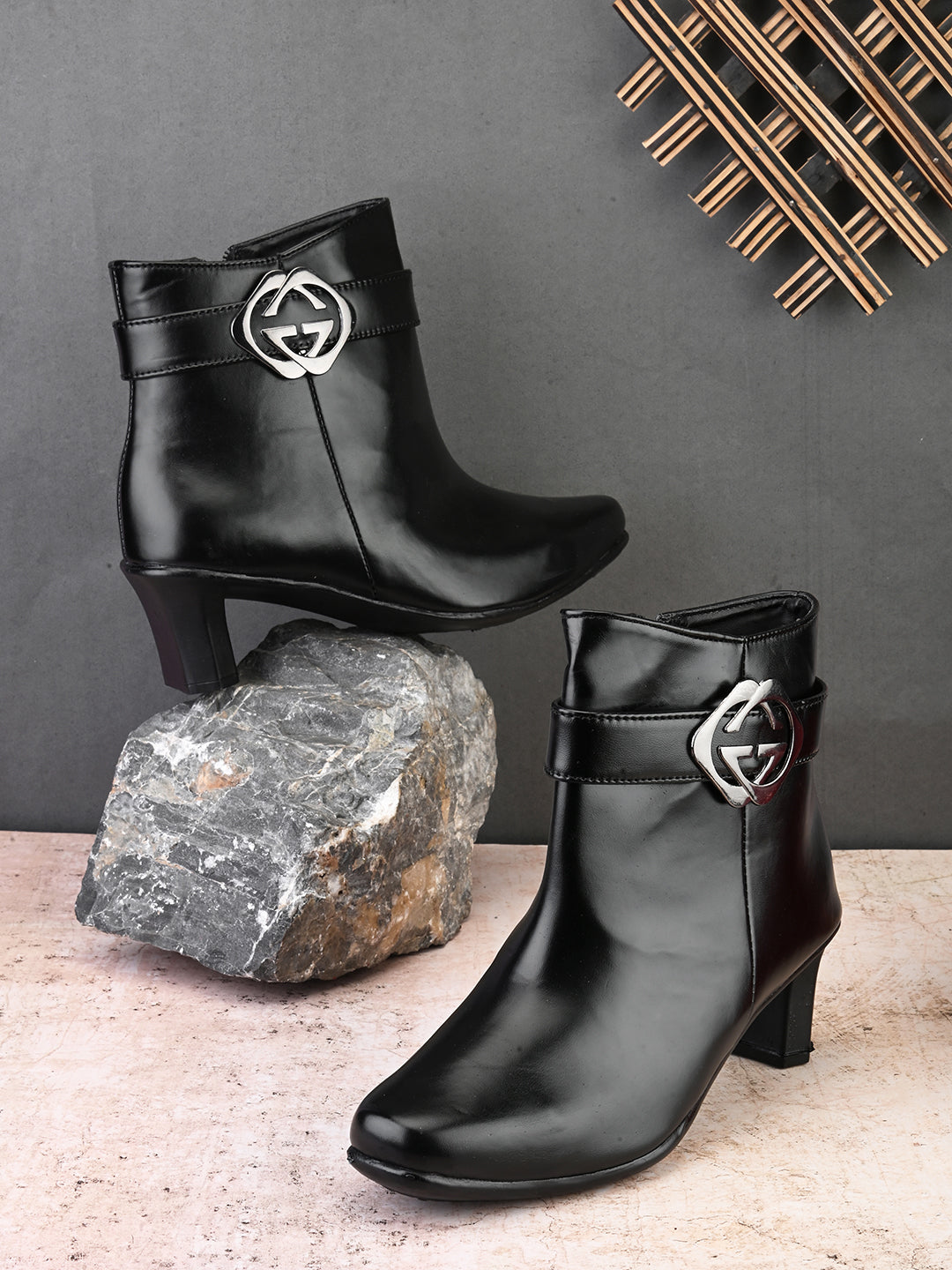 Soft & Trendy Ankle-Length Zipper Black Boots