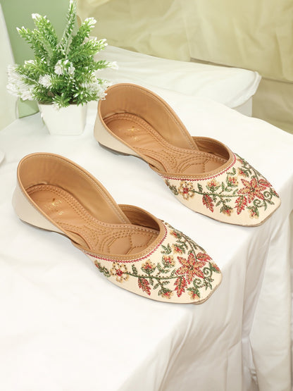 Elegant Design Comfortable & Fancy Ethnic Punjabi Juttis