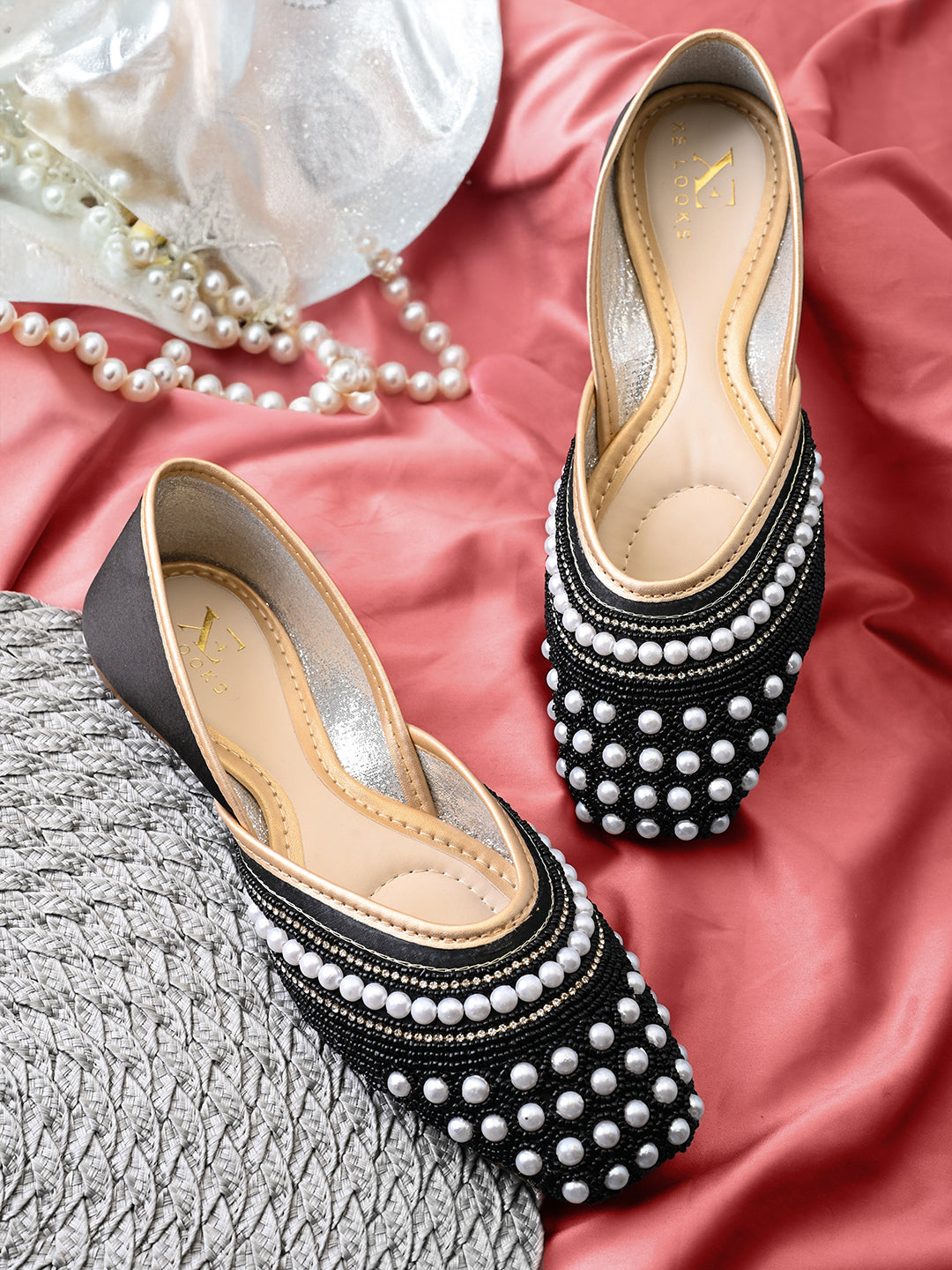 Traditional Handcrafted Punjabi juttis