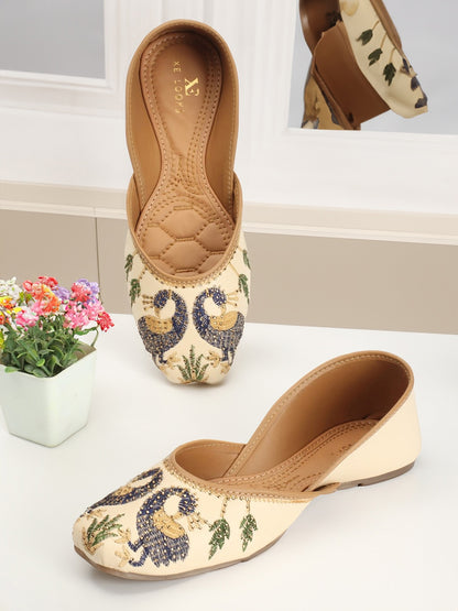 Peacock Design Comfortable Graceful & Attractive Ethnic Punjabi Juttis