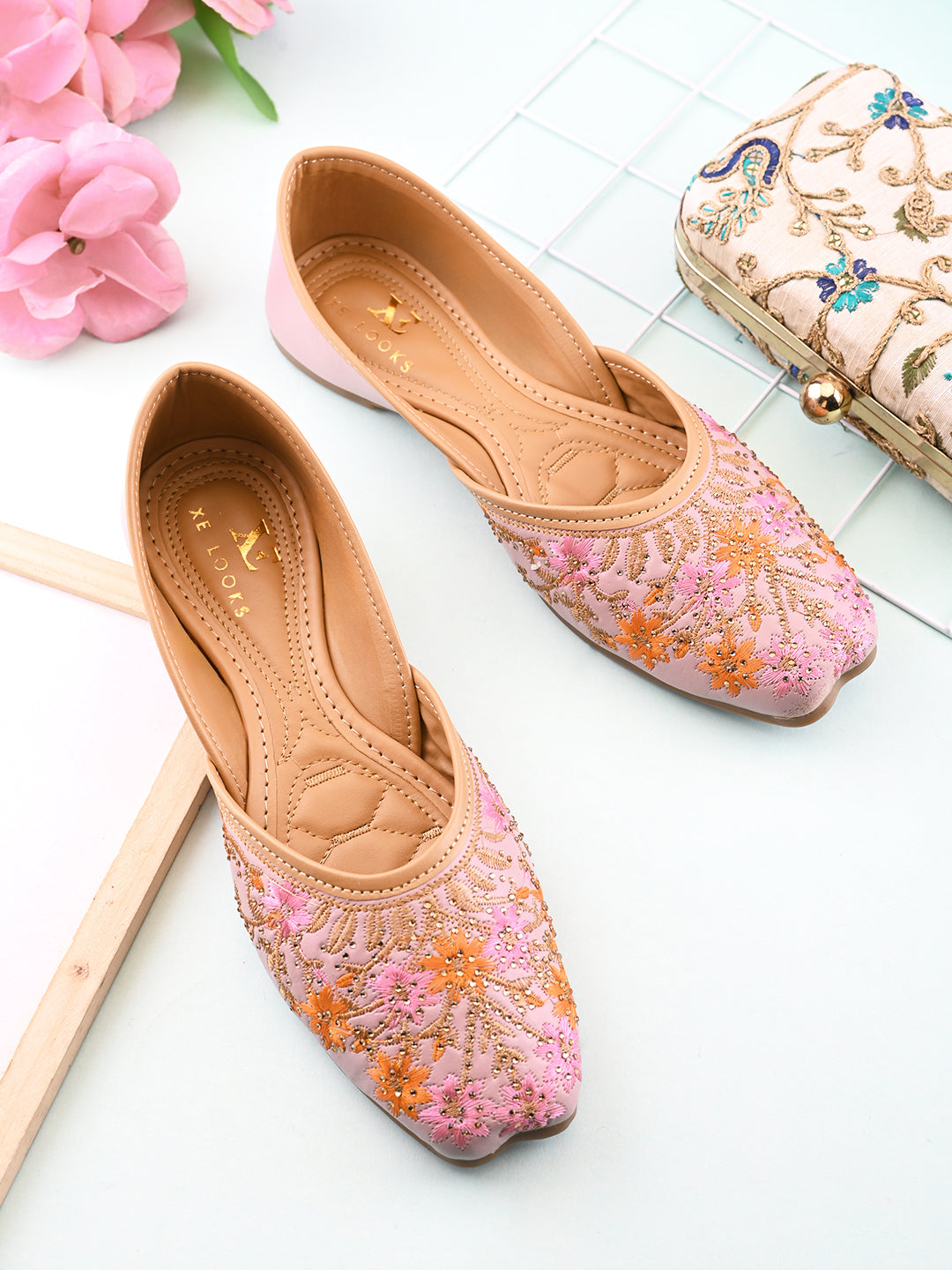 Elegant Threadwork Designer Juttis