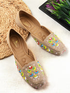 Elegant Floral Embroidered Ethnic Juttis