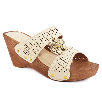 Chic & Glamorous Wedge Heel Slippers With Flower Design