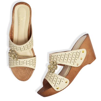 Chic & Glamorous Wedge Heel Slippers With Flower Design