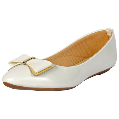 Classic & Timeless Patent Leather Flat Ballerinas With Buckle Design