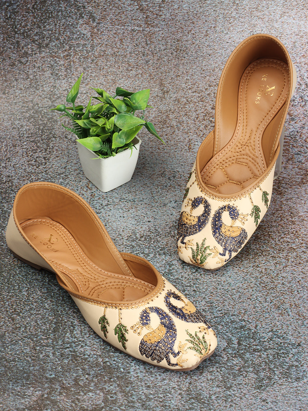 Peacock Design Comfortable Graceful & Attractive Ethnic Punjabi Juttis