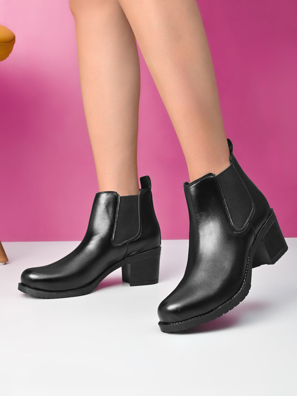 Smooth Finish Elastic Panel Block Heel Chelsea Boots