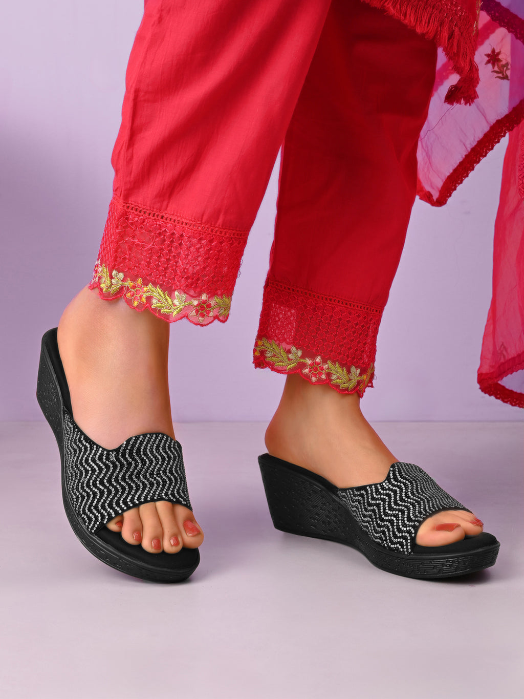 Soft & Stylish Slip-On Mule Sandals Comfort Sandals