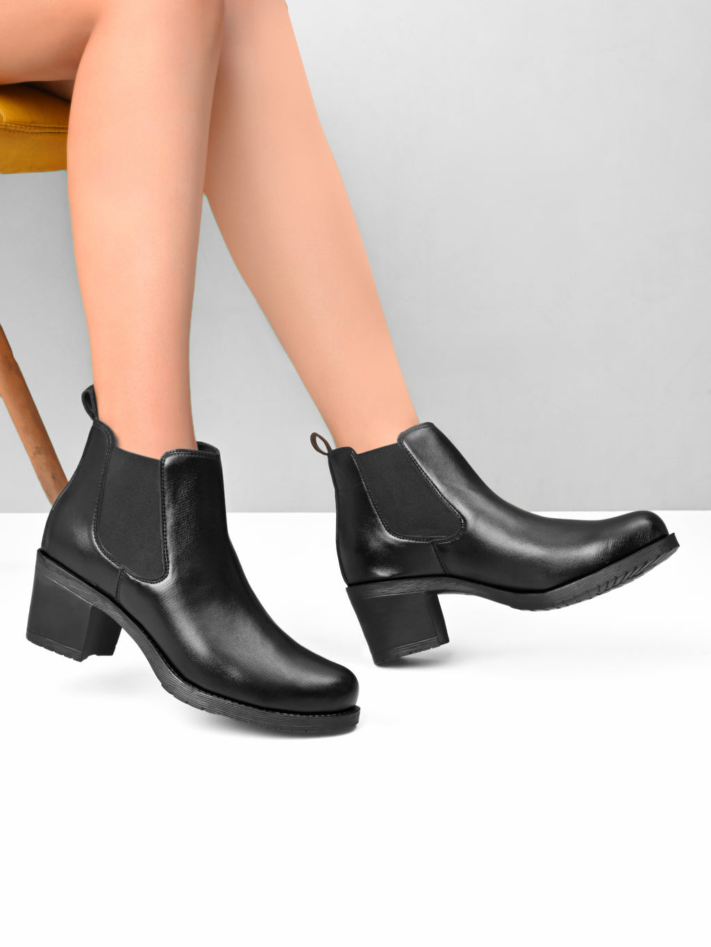 Smooth Finish Elastic Panel Block Heel Chelsea Boots