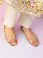 Elegant Embroidered Ethnic Juttis