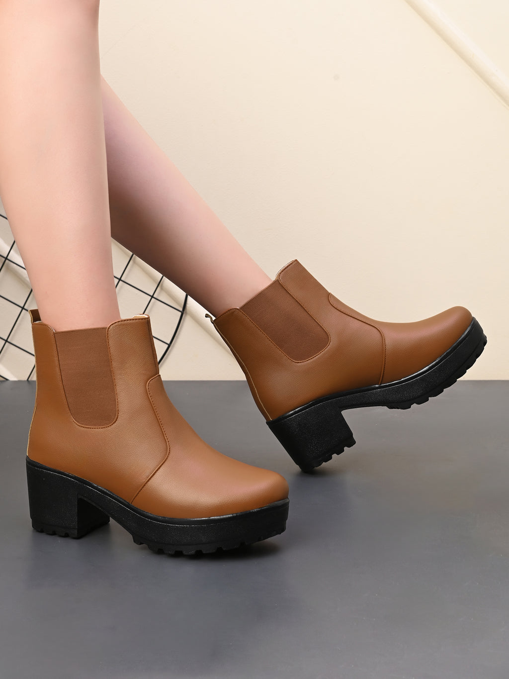 Minimalist Elastic Panel Chunky Block Heel Chelsea Boots