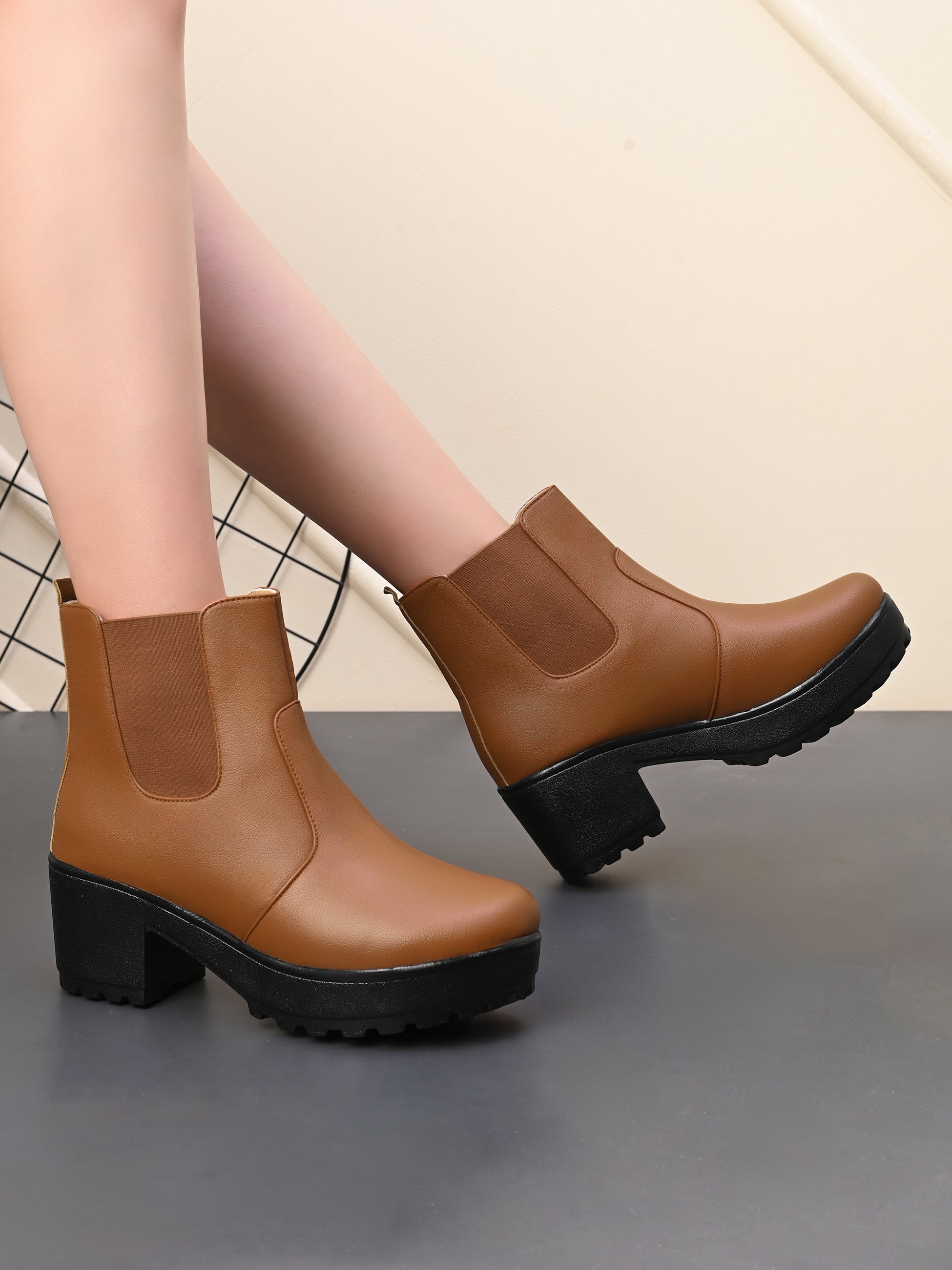 Minimalist Elastic Panel Chunky Block Heel Chelsea Boots
