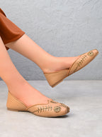 Embroidered Cushioned Square Toe Punjabi Jutti