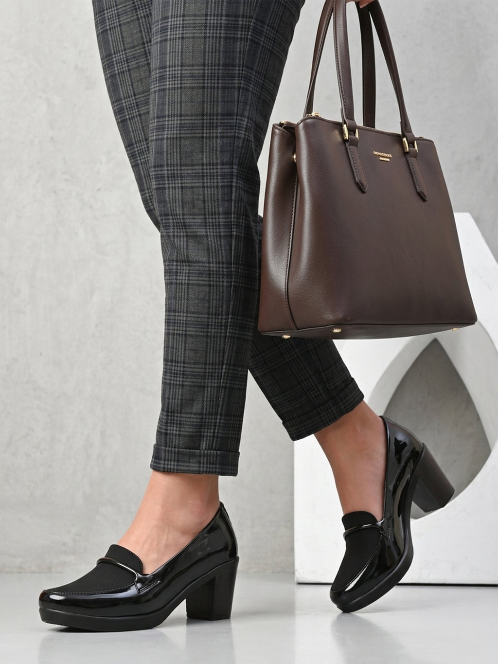 ELEGANT POINTED TOE CUSHIONED BLOCK HEEL PUMPS