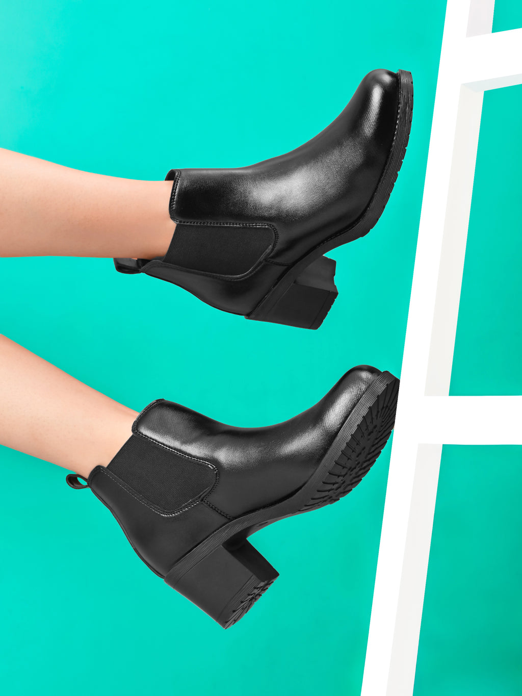 Smooth Finish Elastic Panel Block Heel Chelsea Boots