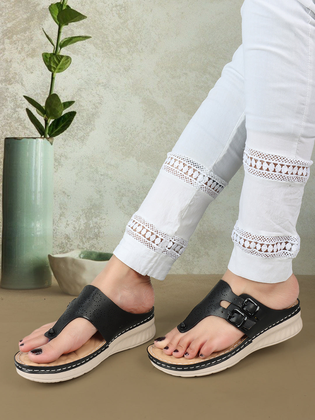 Graceful & Durable Buckle Design Doctor Slippers