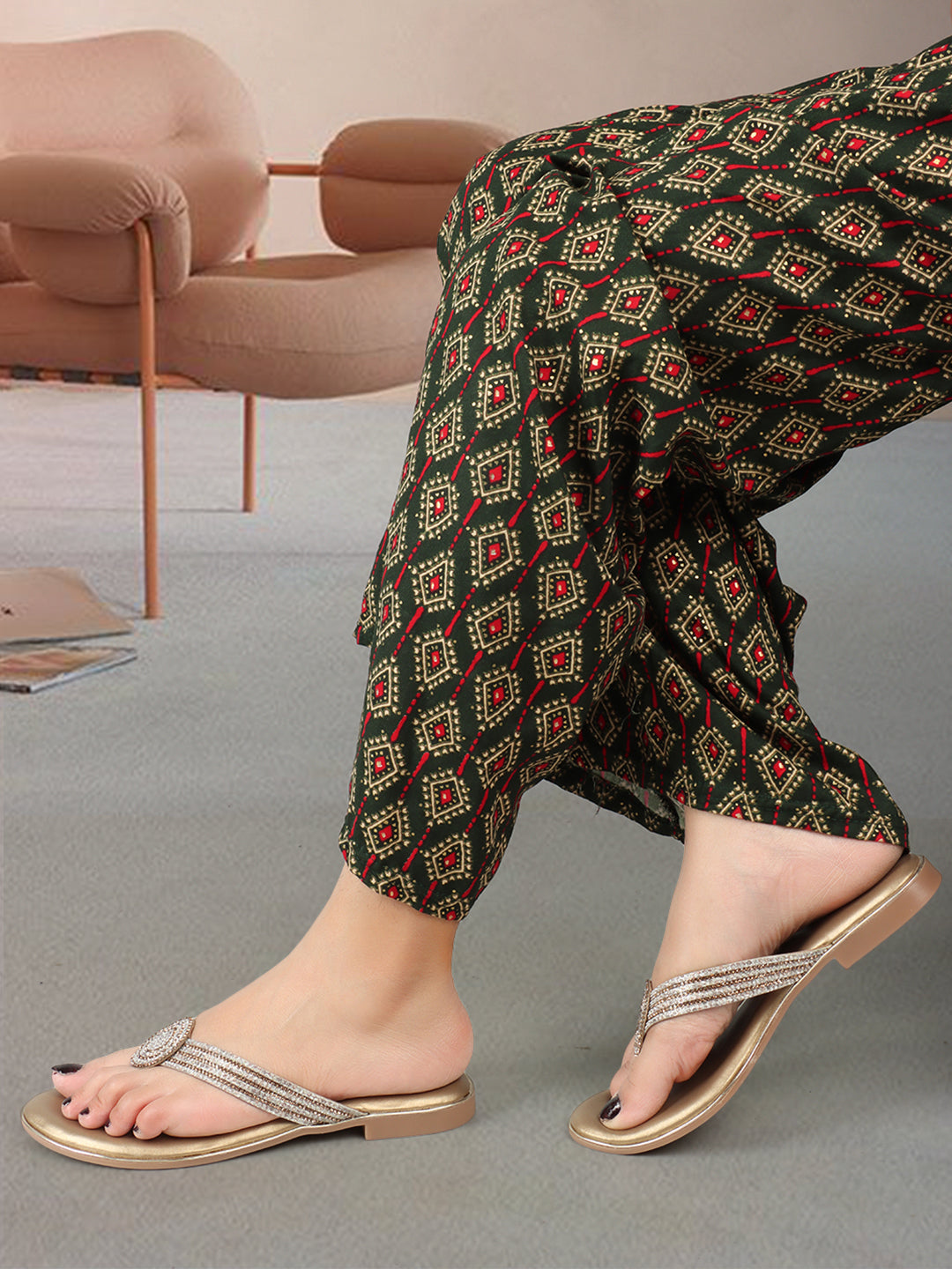 Chic & Elegant Ethnic Design Flat Slippers