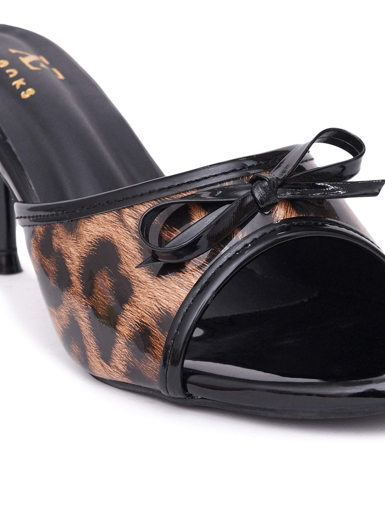 Animal Texture Bow Accent Block Heel Sandals