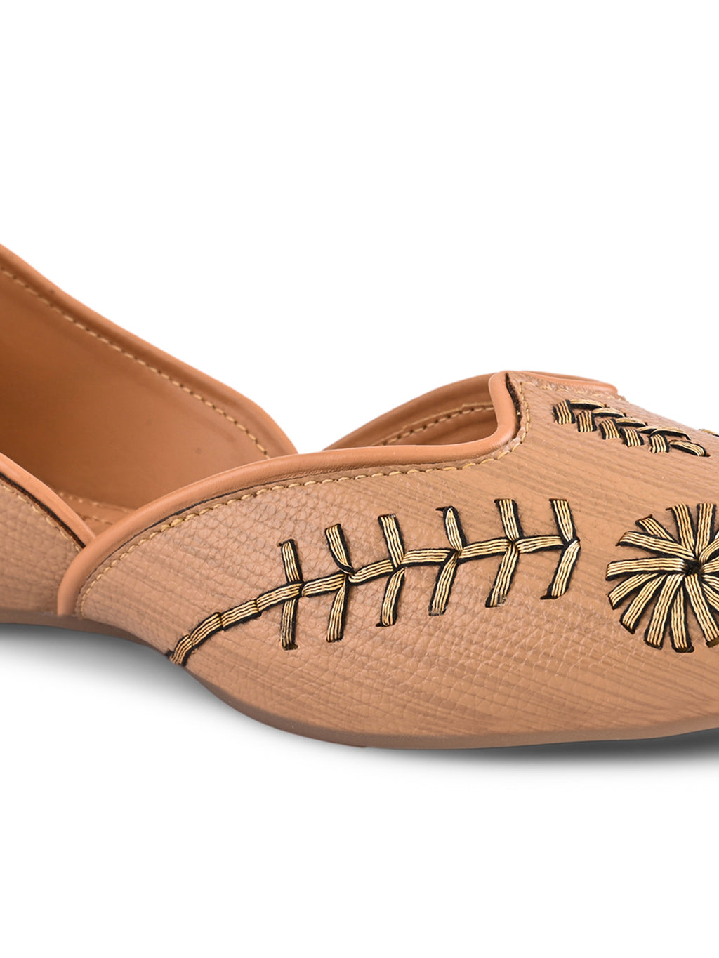 Embroidered Cushioned Square Toe Punjabi Jutti