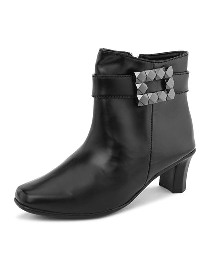 Comfortable & Stylish Zipper Black Boots