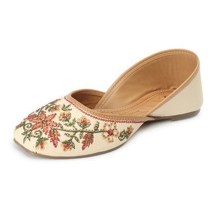 Elegant Design Comfortable & Fancy Ethnic Punjabi Juttis