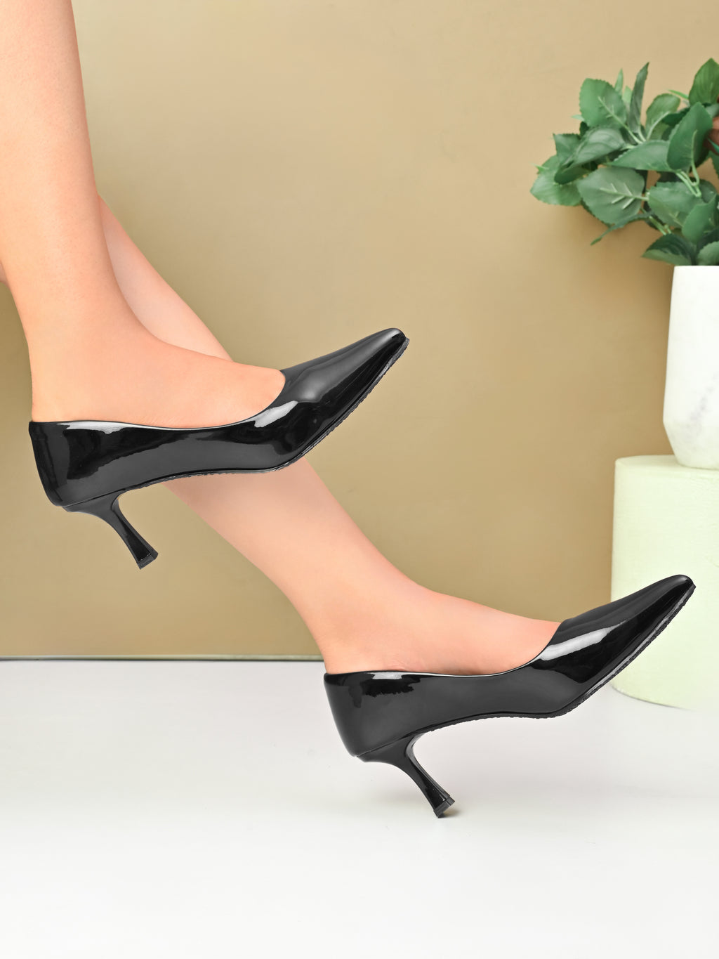 Glossy Pointed Toe Cushioned Slip-On Pumps