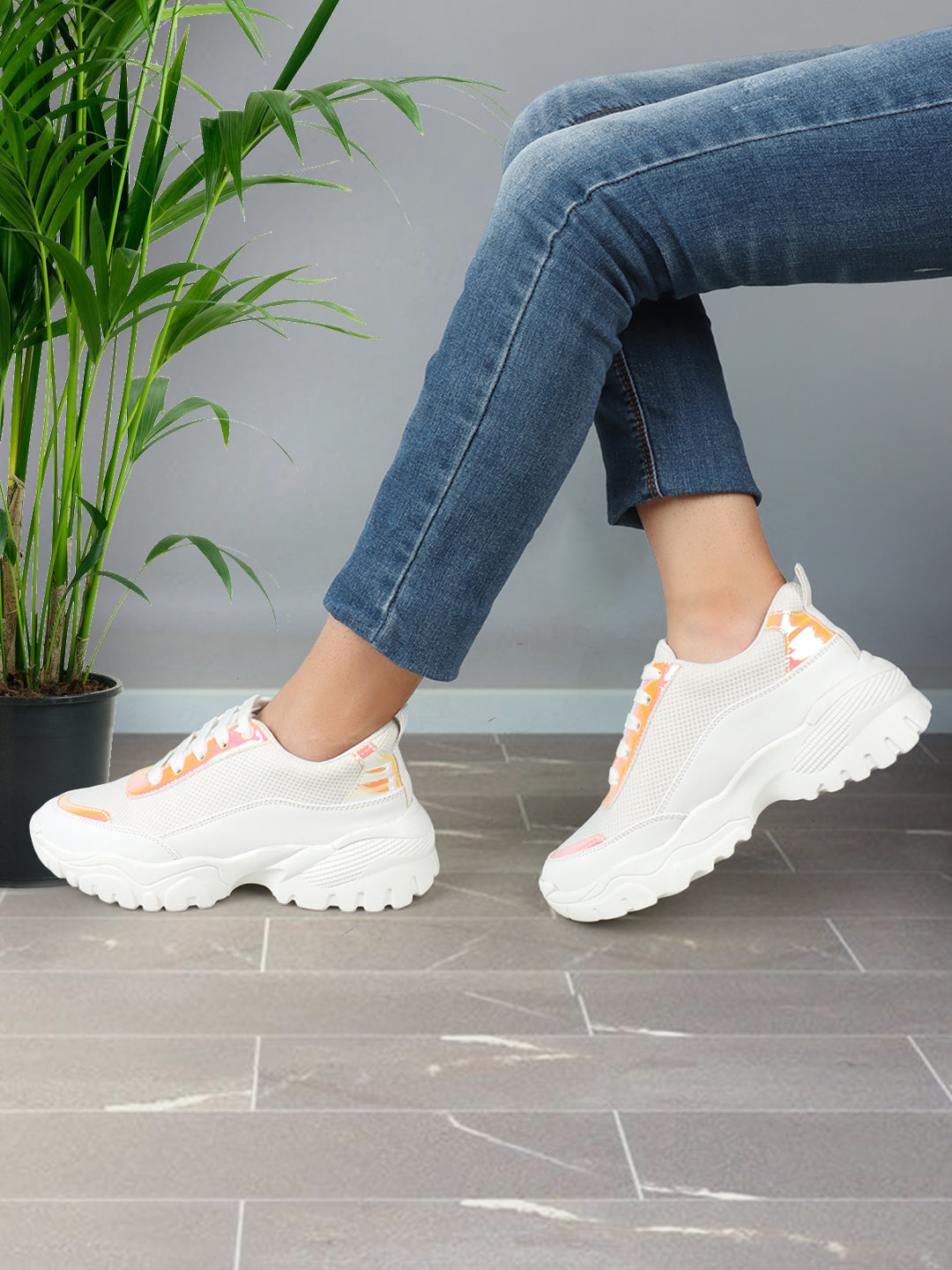 Chic & Comfortable Stylish Sneakers With Trendy Design