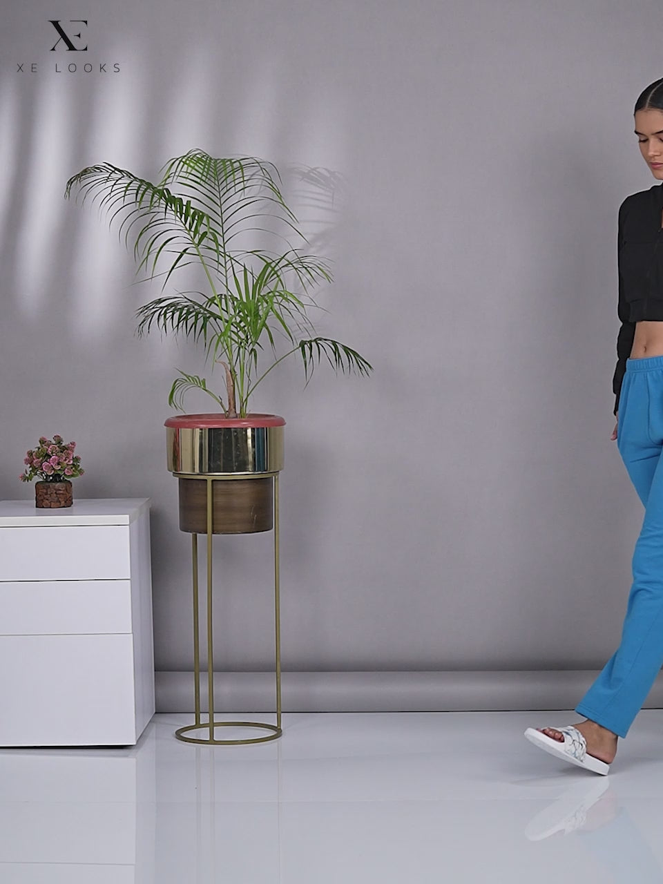Abstract Design Shiny & Graceful Comfortable Sliders