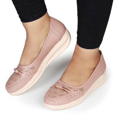 Comfortable & Alluring Buckle Design Flat Ballerinas