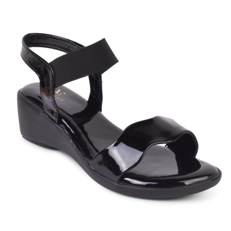 Classic & Shiny Sandals With Sleek Design