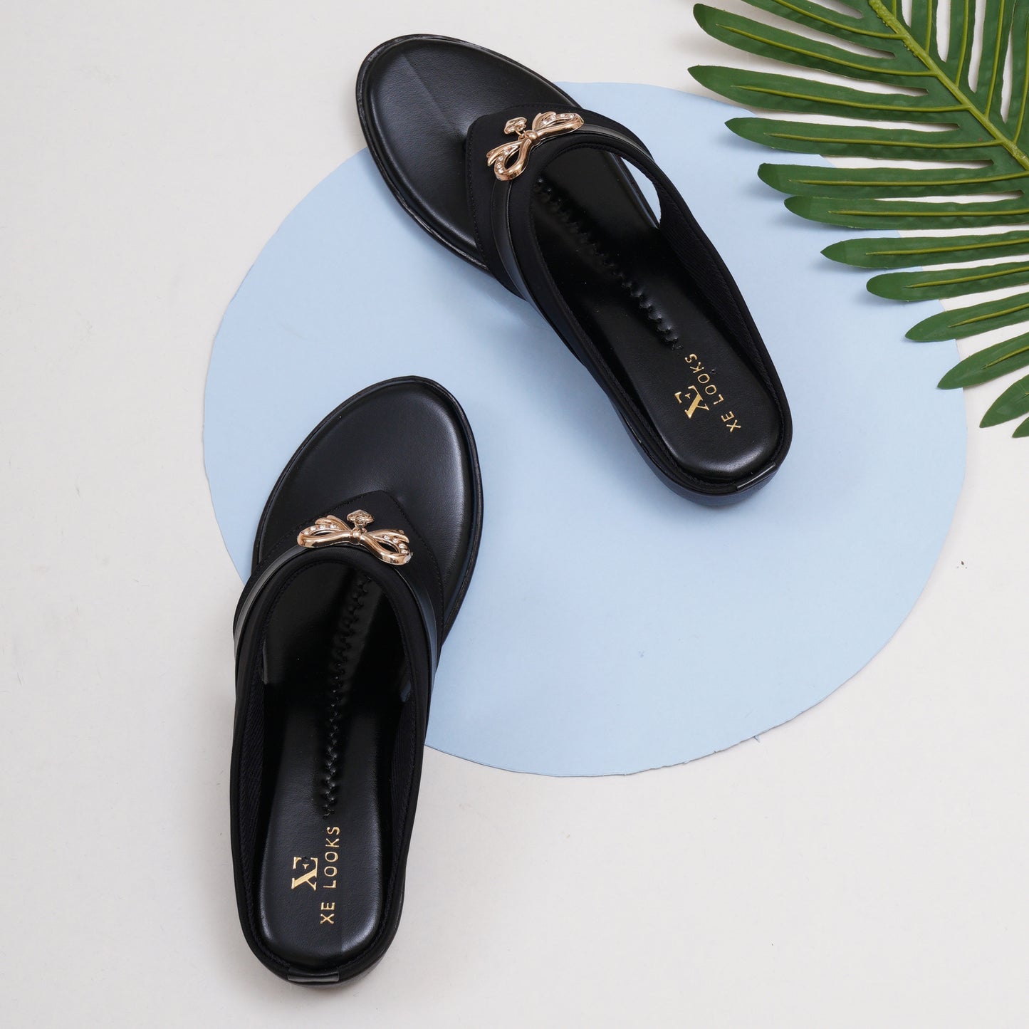 Graceful & Alluring Design Cushion Flat Slippers