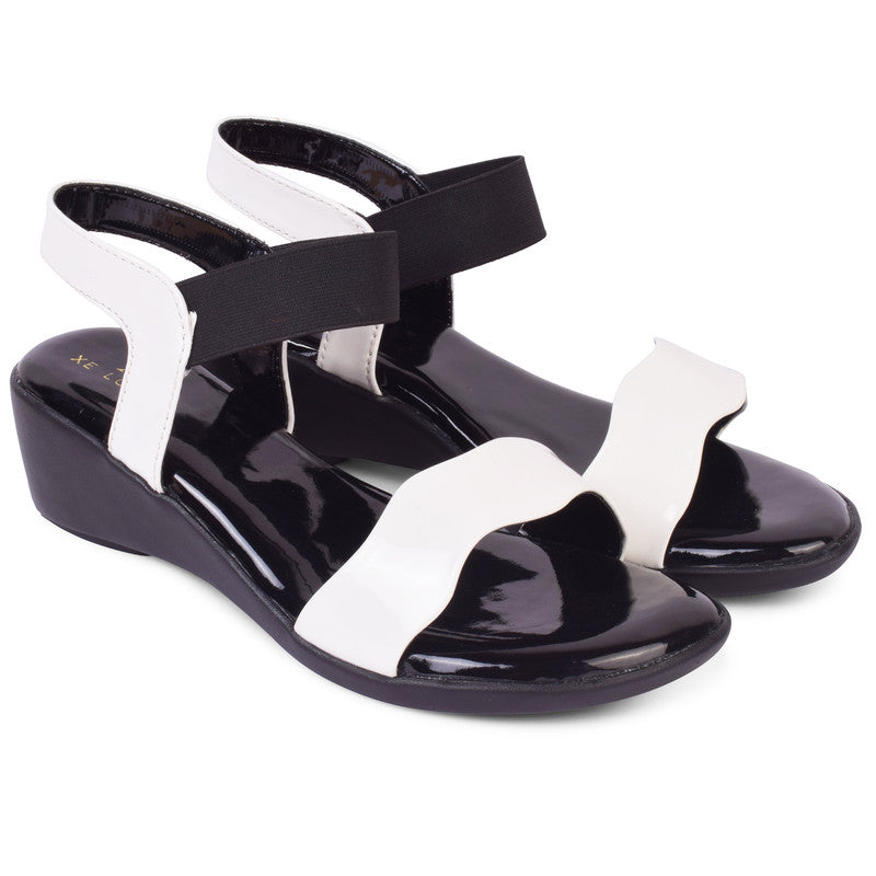 Classic & Shiny Sandals With Sleek Design